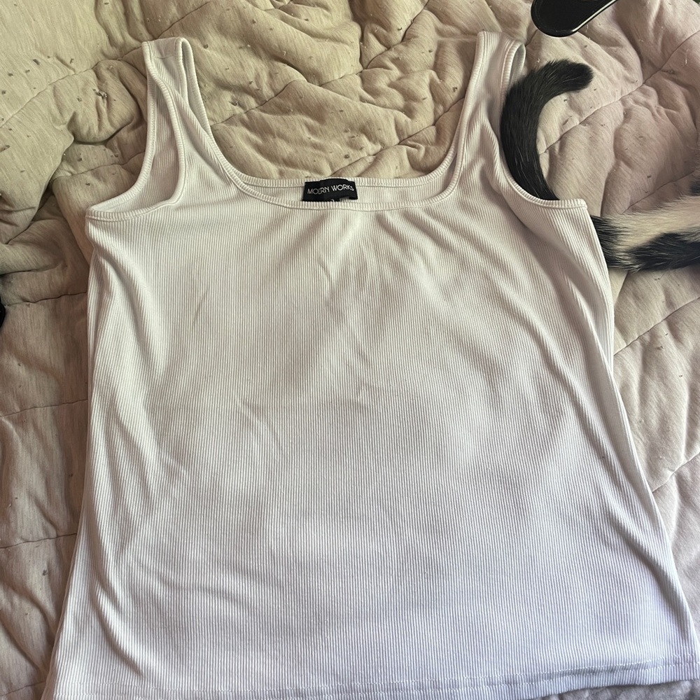 White Fitted Sleeveless Tank Top